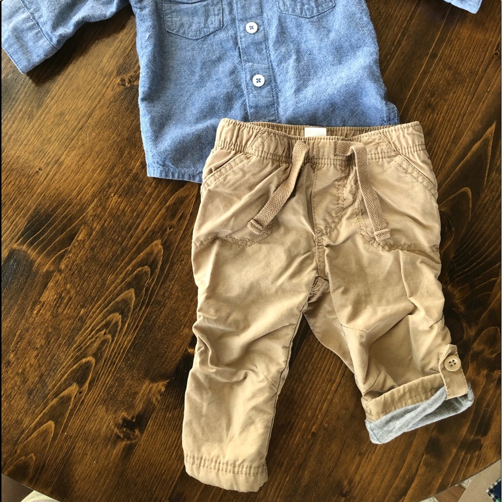 Old Navy Convert. Khaki Pants 3-6 Months